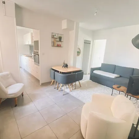 Bright 2-bedroom *