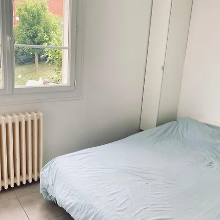 Bright 2-bedroom *